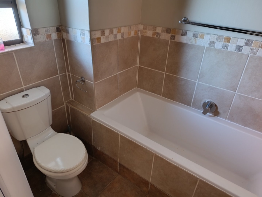 To Let 1 Bedroom Property for Rent in Vredenhof Sh Free State
